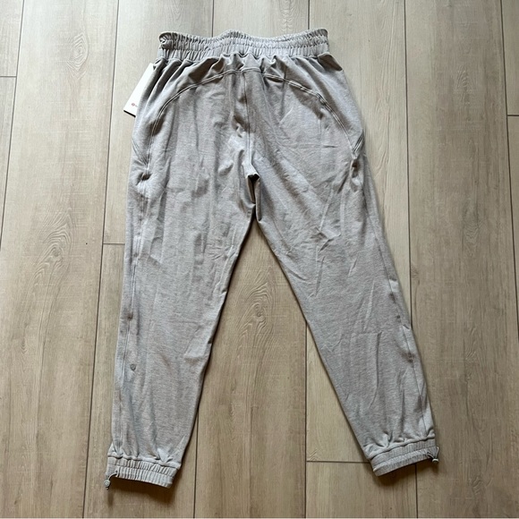NWT Lululemon Ready to Rulu Jogger *Cinch
Heathered Silver Drop HSVD 12 - Picture 7 of 9